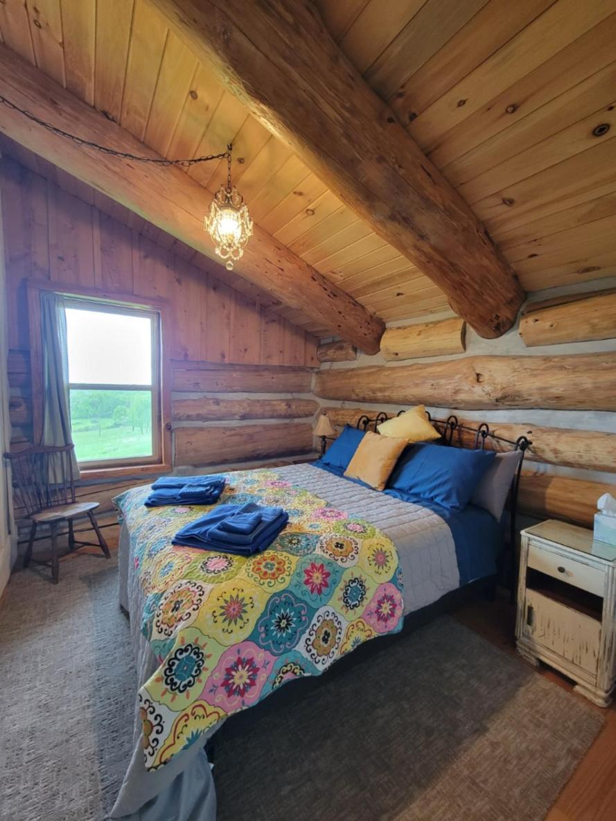 Firefly Creek Lodge Livonia ภายนอก รูปภาพ